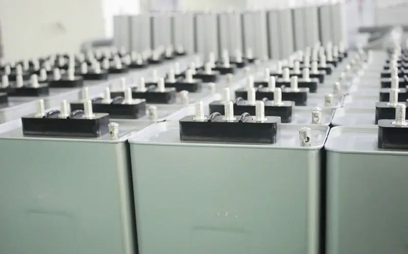 電力電容器組接線應(yīng)遵循哪些原則？