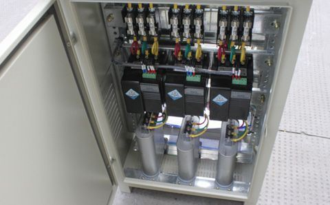 為什么大多數(shù)電力電容器的額定電壓會(huì)選擇450V或480V？